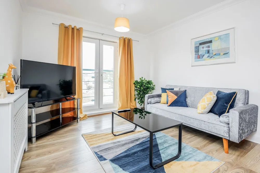 2br-sleeps4-parking-eastlondon