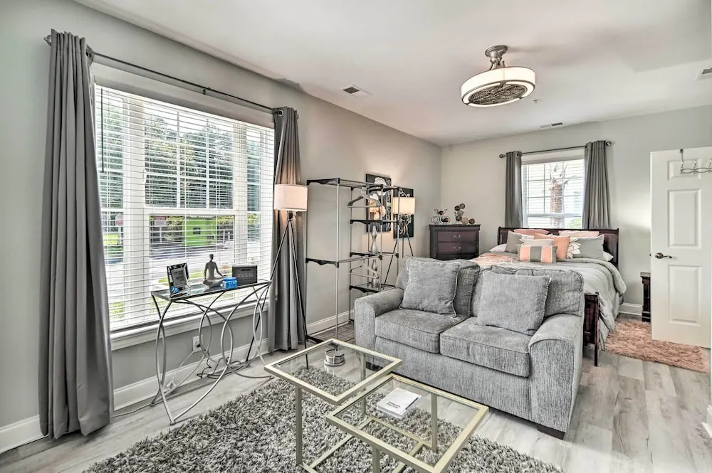 Centrally Located Studio w/ Pool in Myrtle Beach