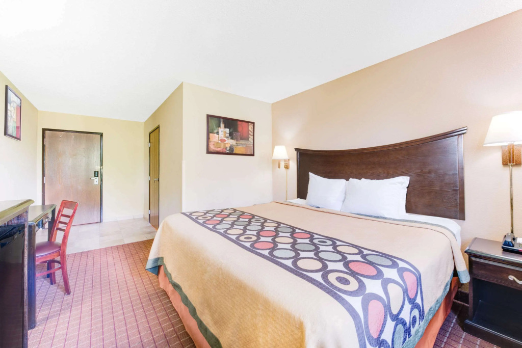 Super 8 by Wyndham Allentown Kutztown Area