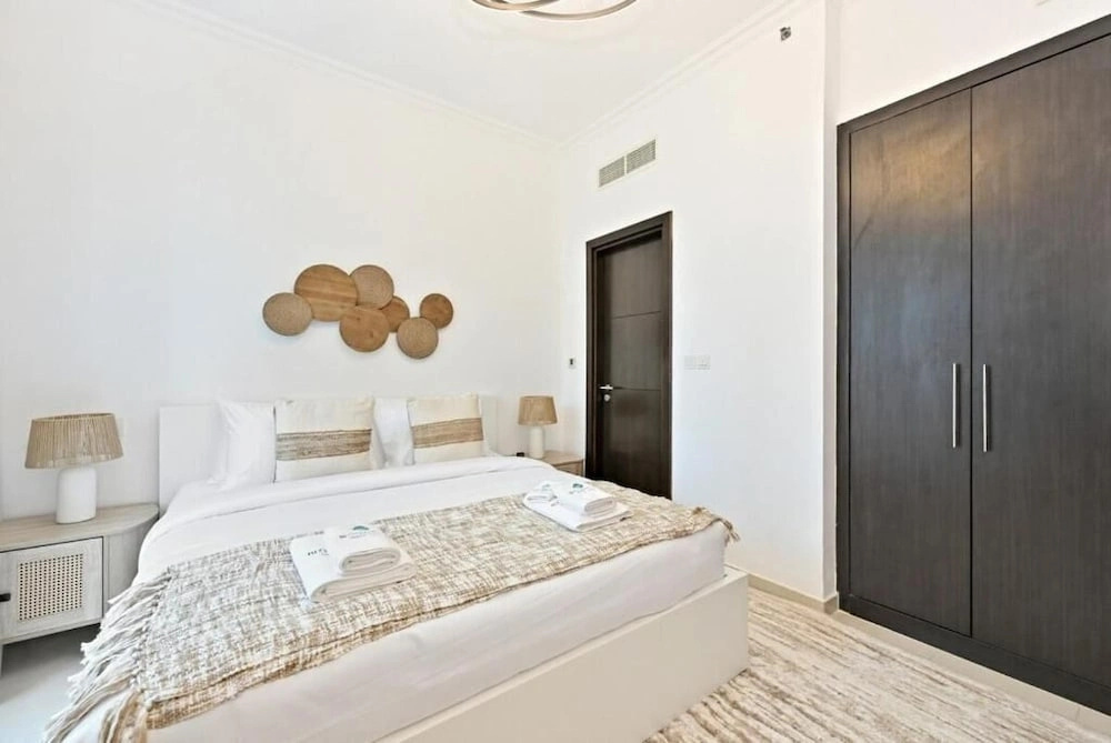 Bloomfields Signature 1BR Bay Central We