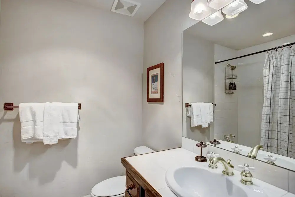 Exquisite, Private Mountain Home Retreat 4 Bedroom Home by RedAwning
