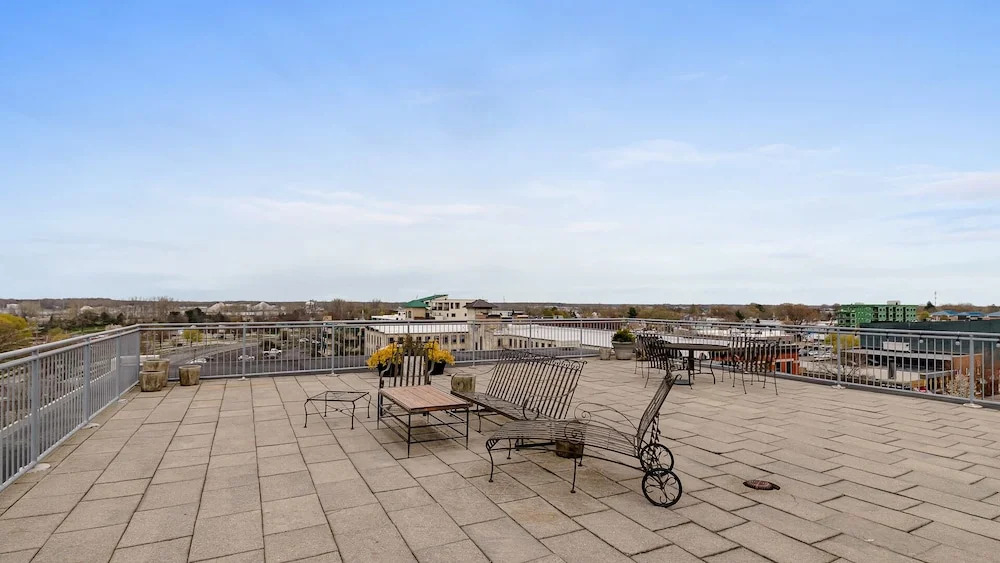 Luxurious 2BDR Loft-Condo Grand Haven 12