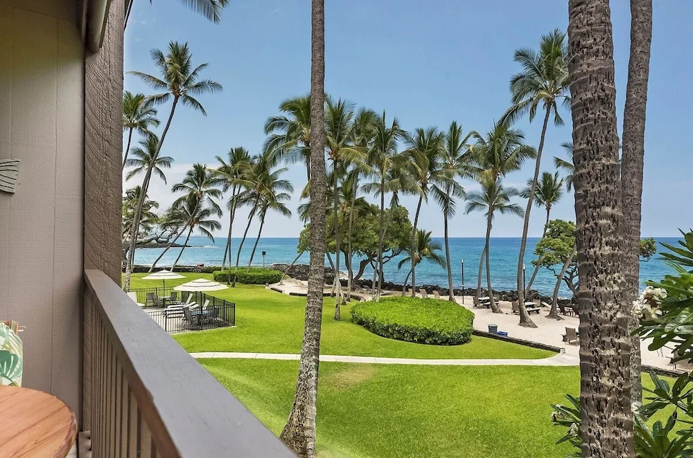 Kona Isle D21