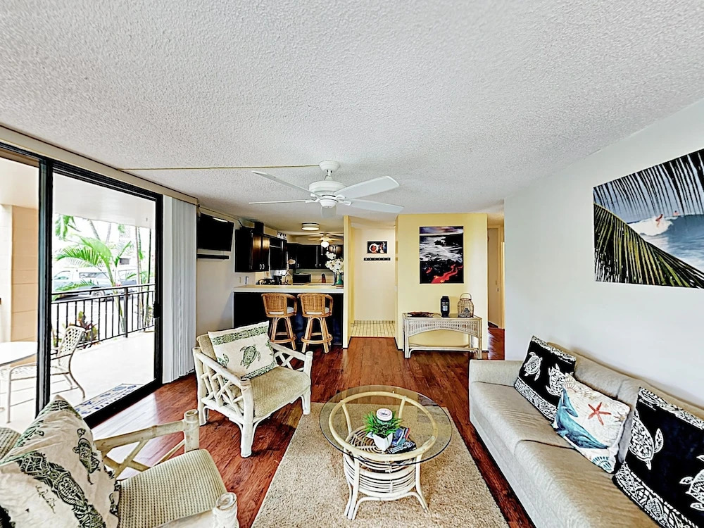 New Listing! Oceanfront W/ Resort Amenities 2 Bedroom Condo
