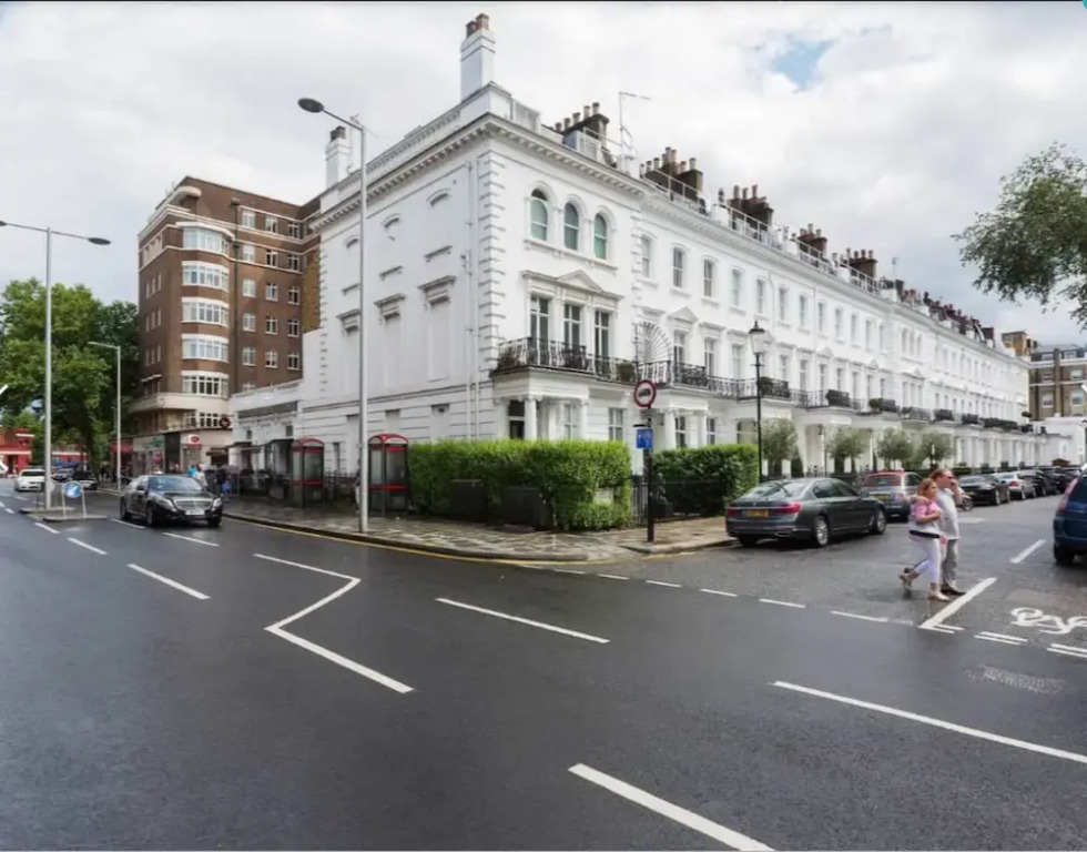 3 Bedroom South Kensington Flat