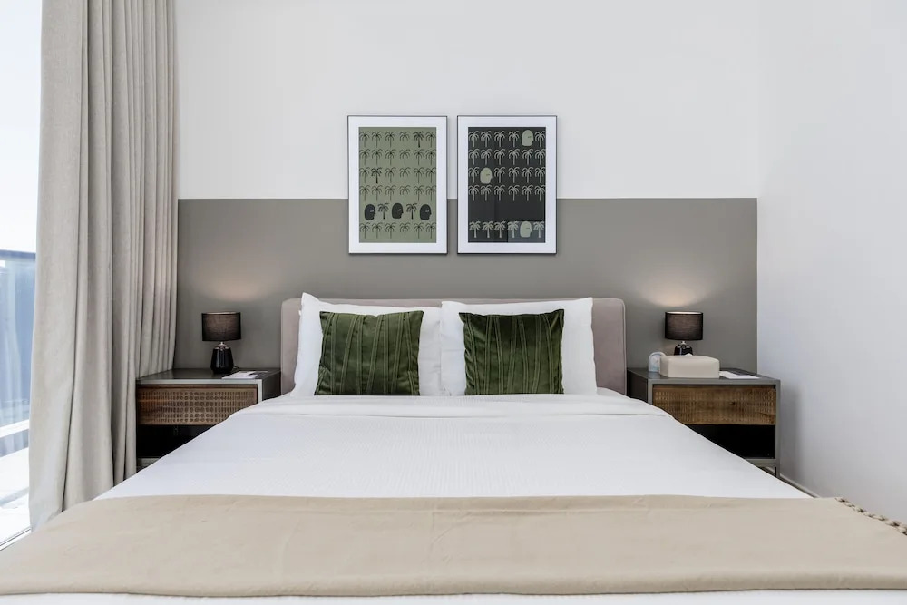 Maison Privee - Classy Urban Retreat w/ Amazing Dubai Canal Views