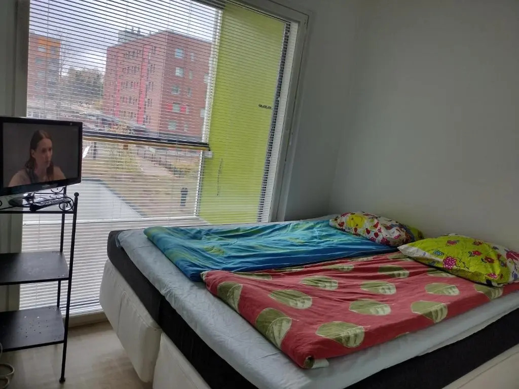 Helsinki Private-Yksityinen-Частный Room in Shared Apartment into Airport-BusTrain Station-University