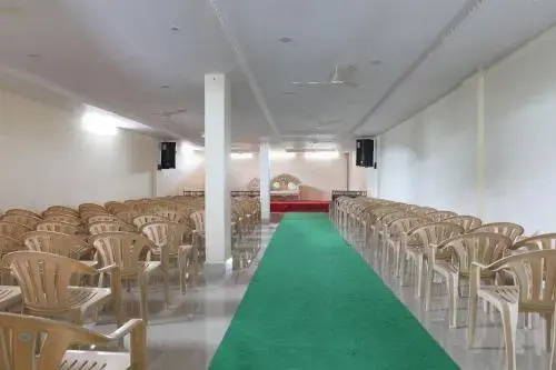 Hotel Karwees Inn By OYO Rooms