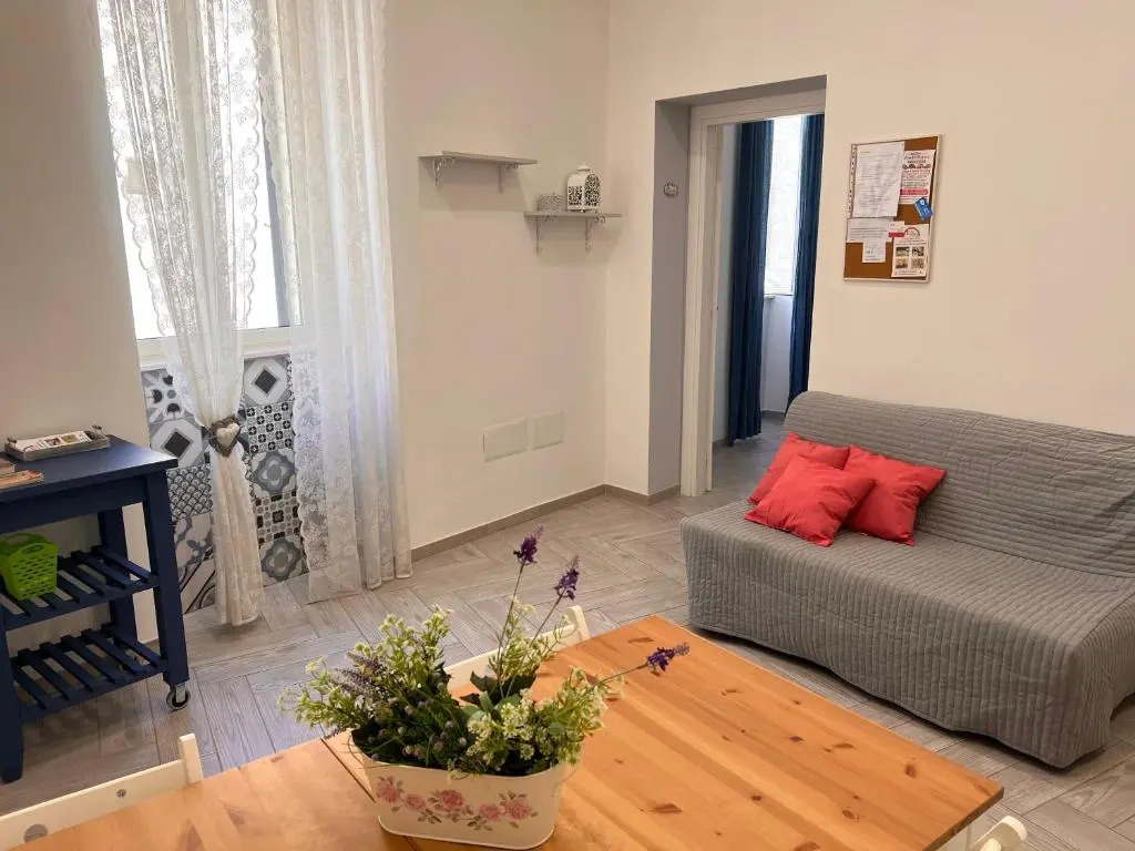 Vico Longo 25 - Ensuit flat in the heart of Naples