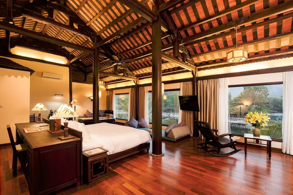Emeralda Resort Tam Cốc