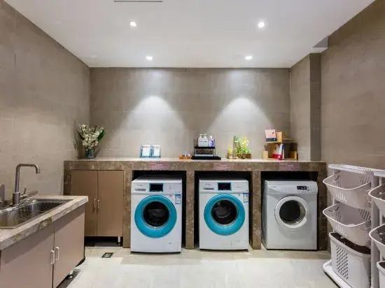 Homeinn Plus Hotel (Zhengzhou Nanyang Road Dashi Bridge Subway Station)