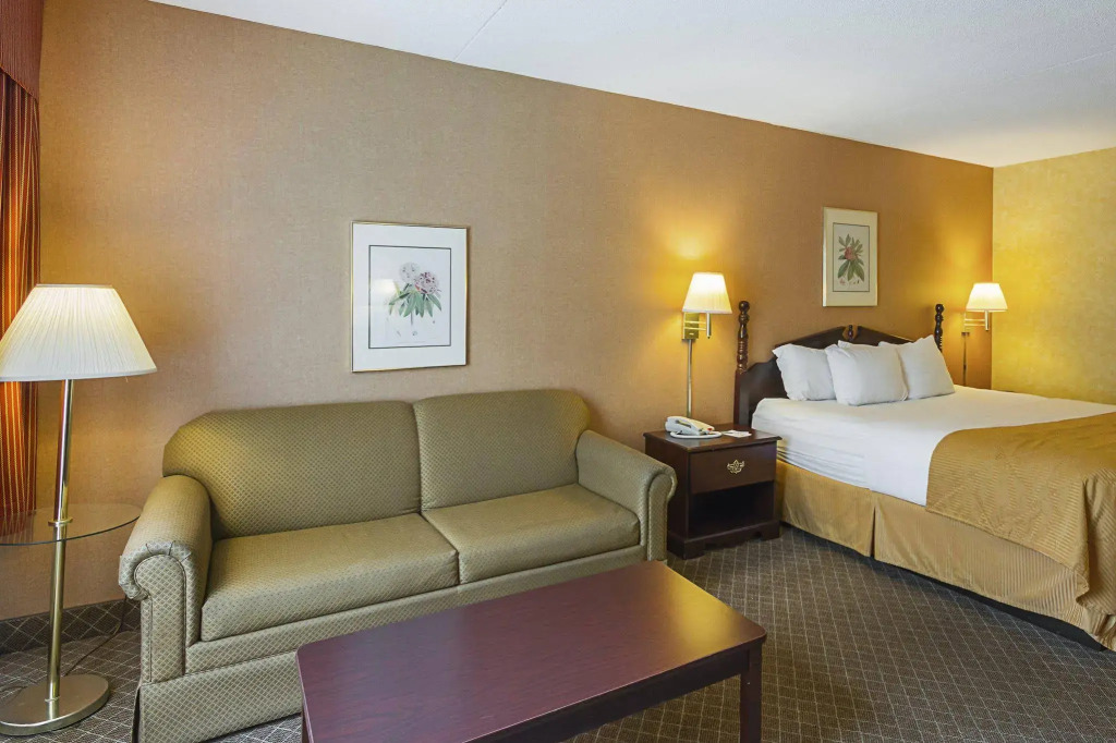 Clarion Inn Fairmont