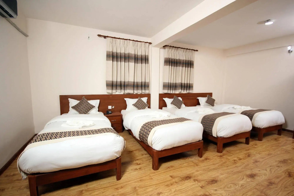 Hotel Holiday House