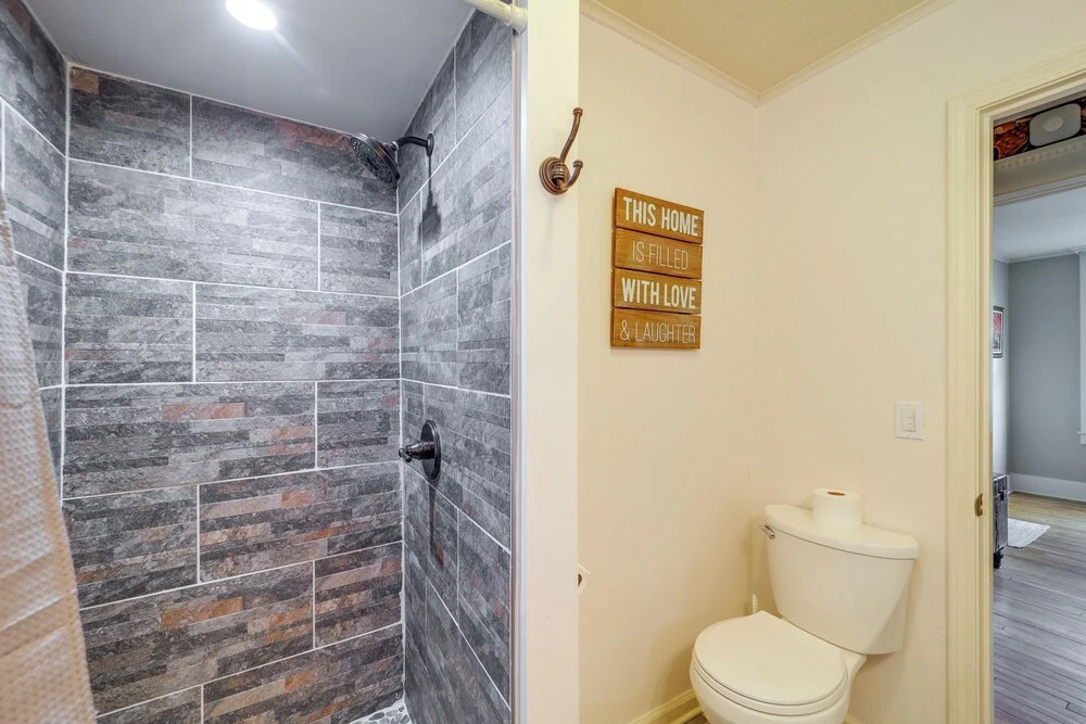 Cozy Damascus Cottage w/ Porch & Trail Access!