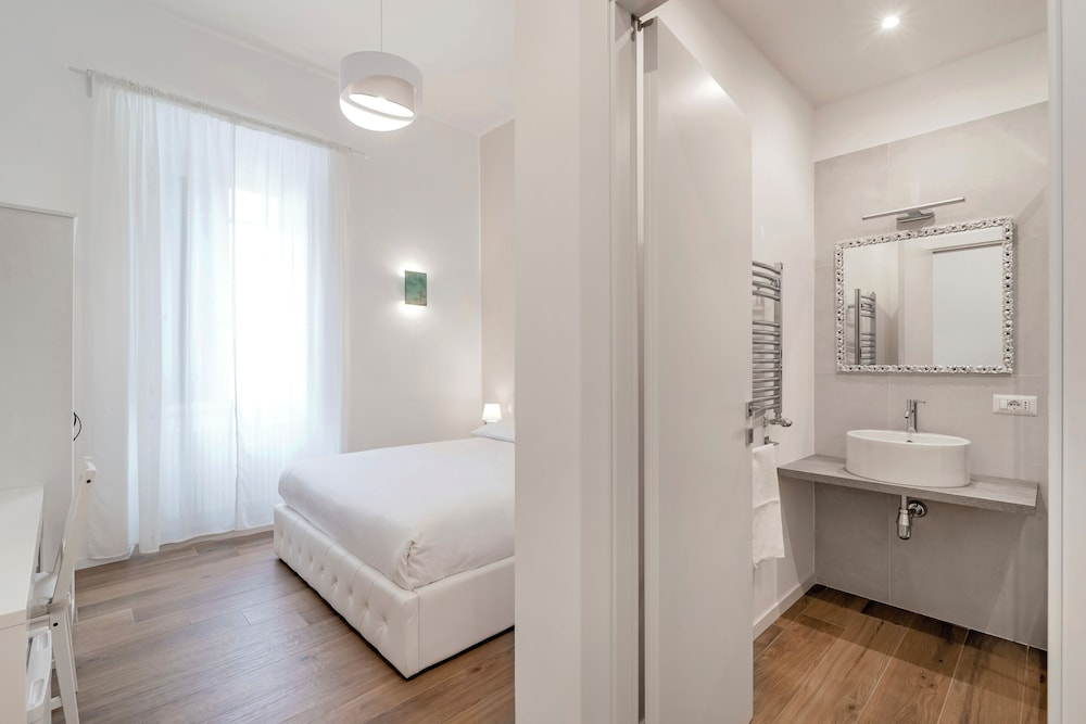 Leos Colosseum - Private Apartments