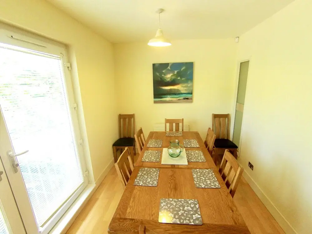 Charming 4 Bedroom Apartment by Royal Botanic Garden