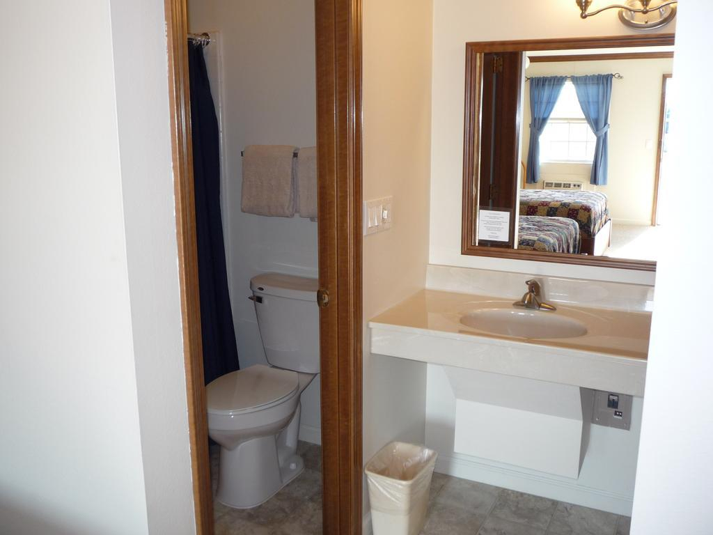 Arthur Country Inn
