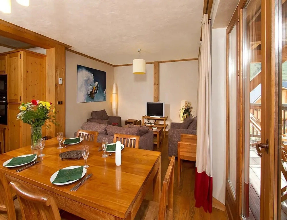 Central Alpine Apartment Near Tourist Office