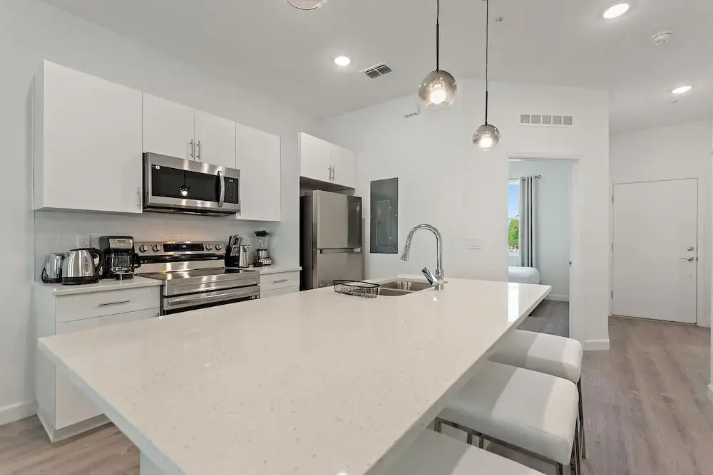 Harmony Haven - Boutique Townhome at Azur Resort Near Disney by Shine Villas