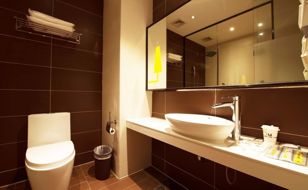 IU Hotel Guiyang North Station Century City Convention and Exhibition Center