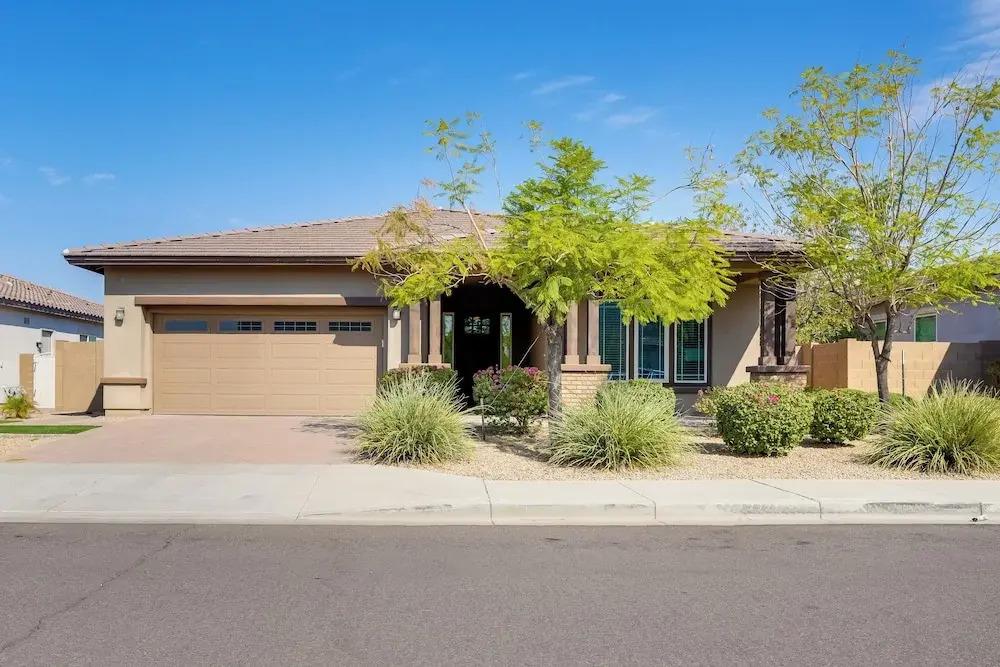 6 Mi to Luke Afb: Oasis w/ Private Pool
