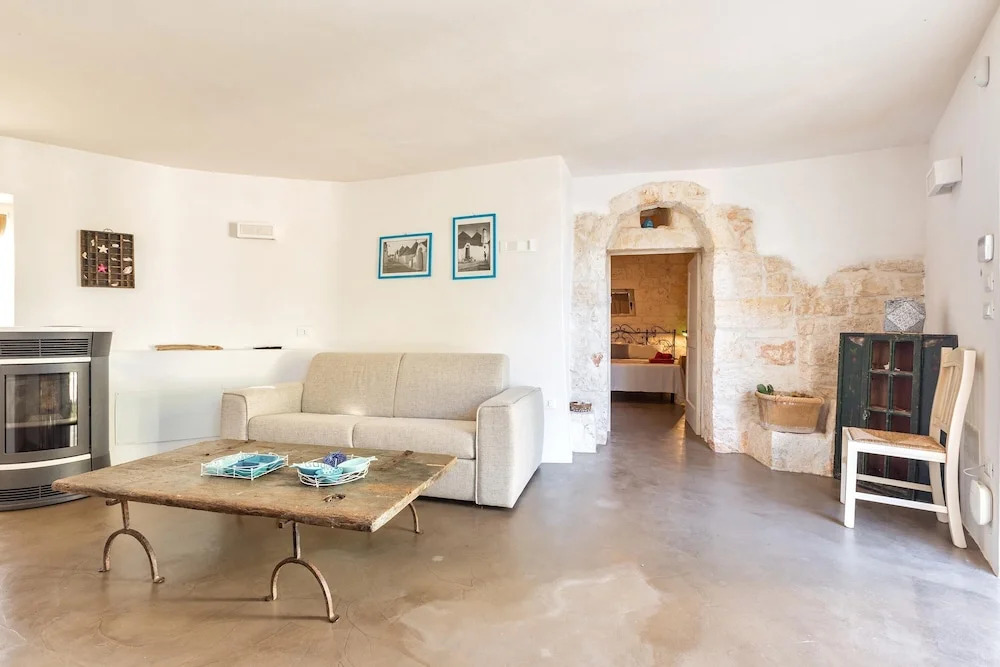 2526 Trullo Limone by Perle di Puglia