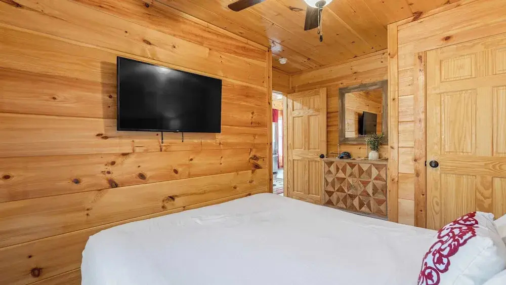 Hot Tub, Game Loft, Open Living, Minutes to Downtown Gatlinburg Whisper Cabin by Avantstay