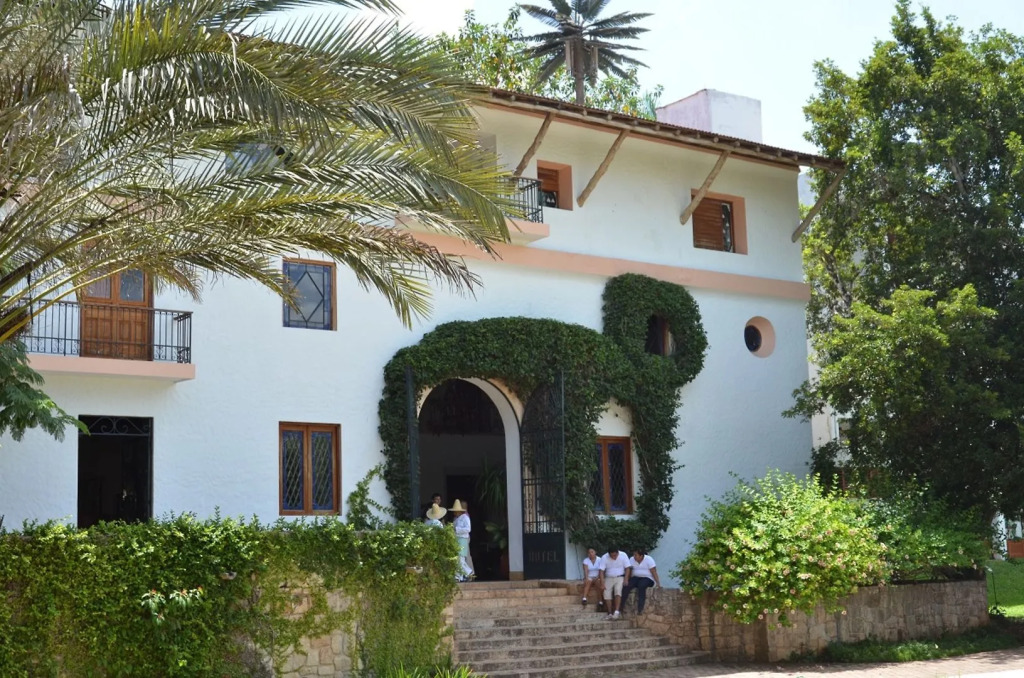 Mayaland Hotel & Bungalows