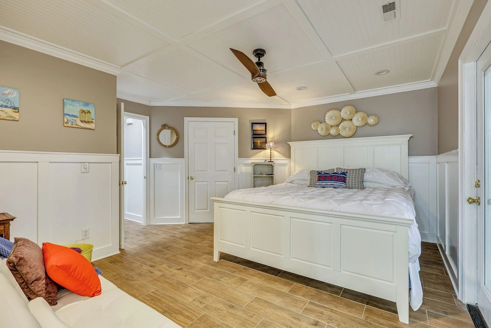 Walk to Beach & Parks! Coastal Haven in Oak Island