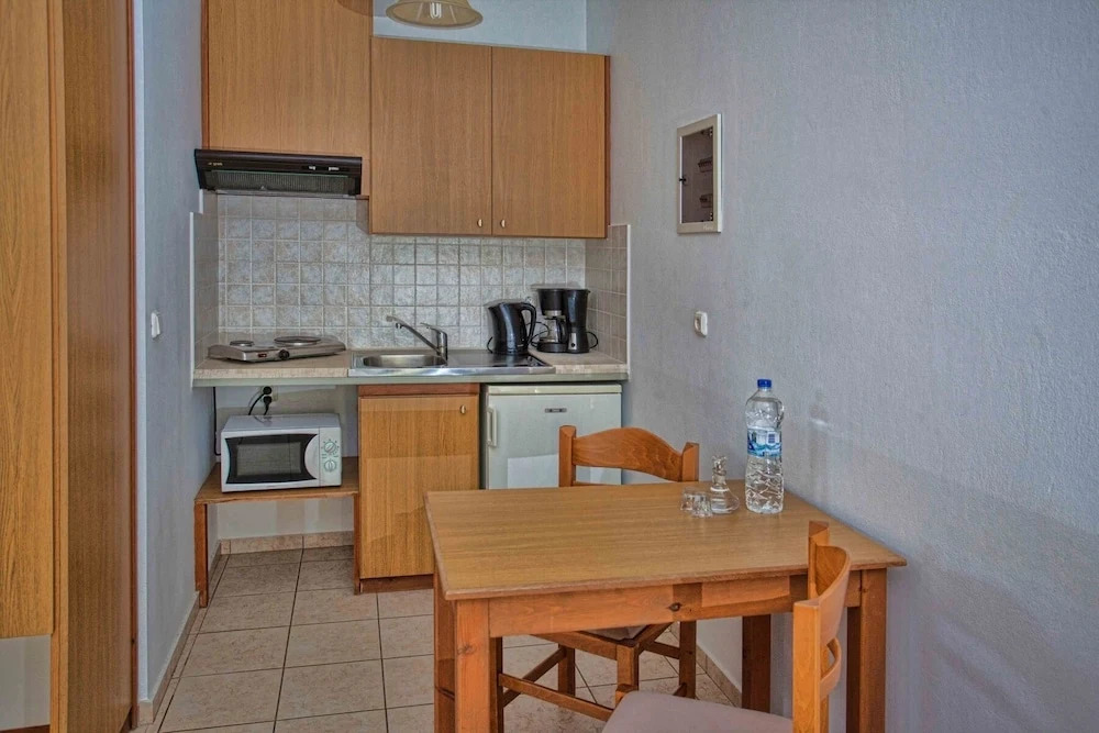 Ilian Beach & Apartments