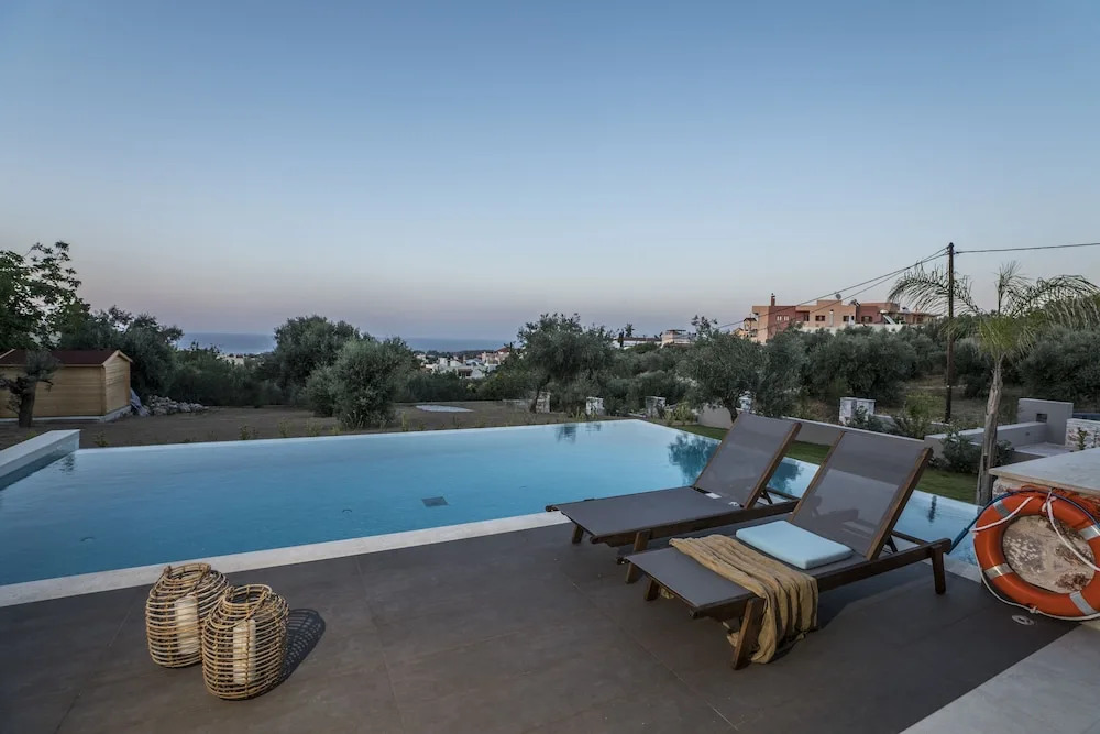 AA Luxury Villas