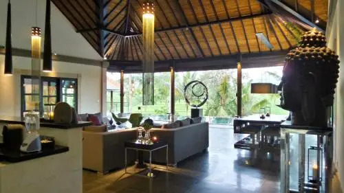 Rouge - Private Villa Condense
