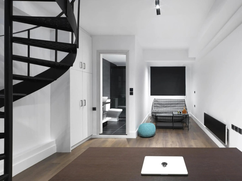 200 Mb fibre remote workers' Dreamhouse