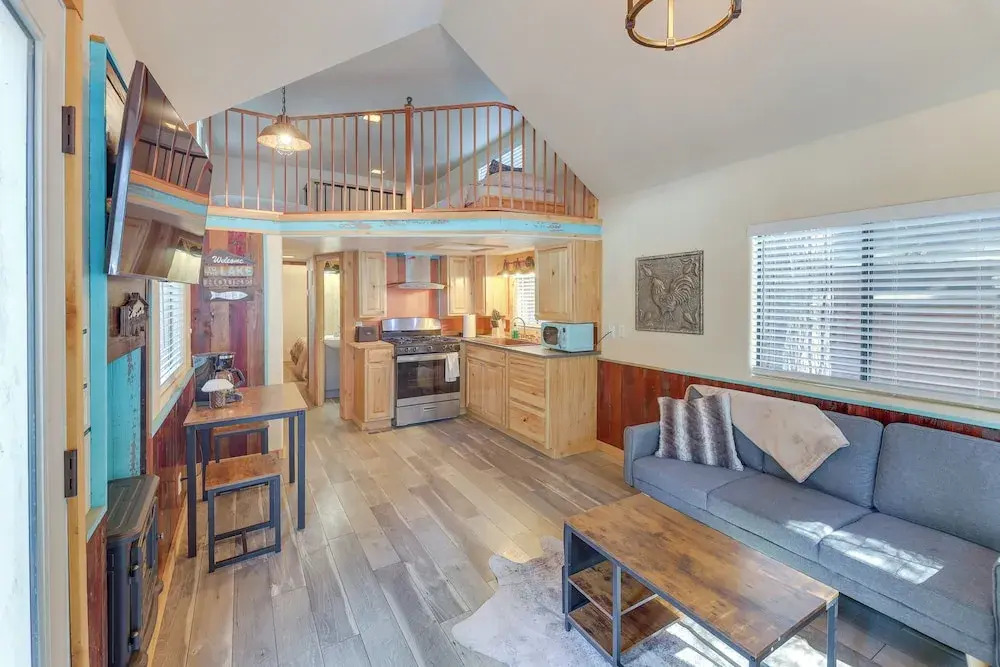 Quiet Lake Almanor Cabin, Steps to Fishing