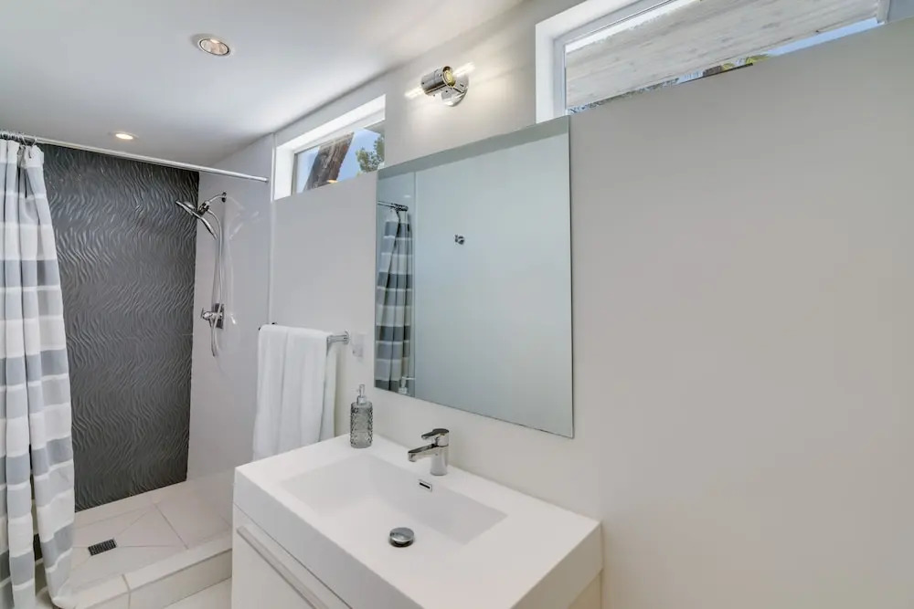 985nvmvi 4 Bedroom Home