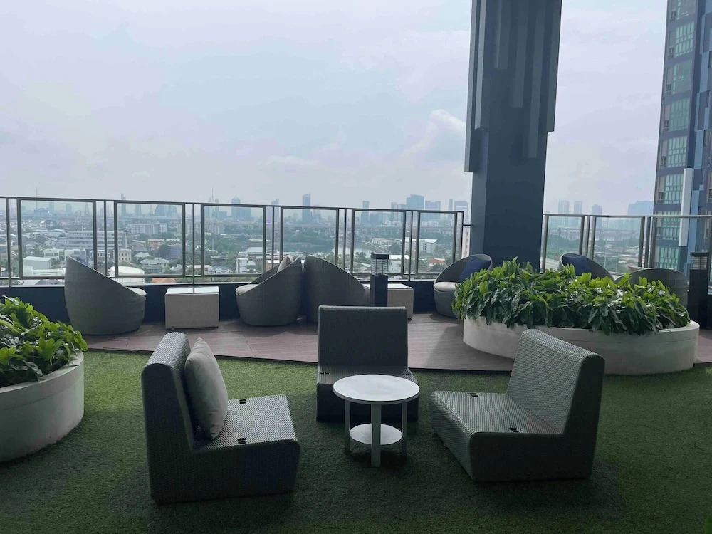 Cozy 1-bedroom Apartment in Bangsue, Bangkok
