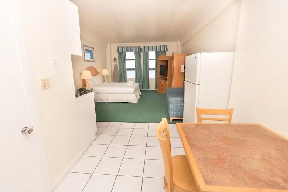 633 Ocean View Hollywood Beach