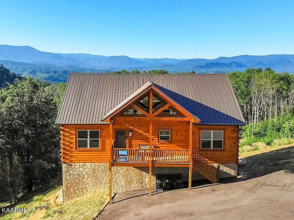 Starr Crest by Beyond Expectations w Indoor Pool