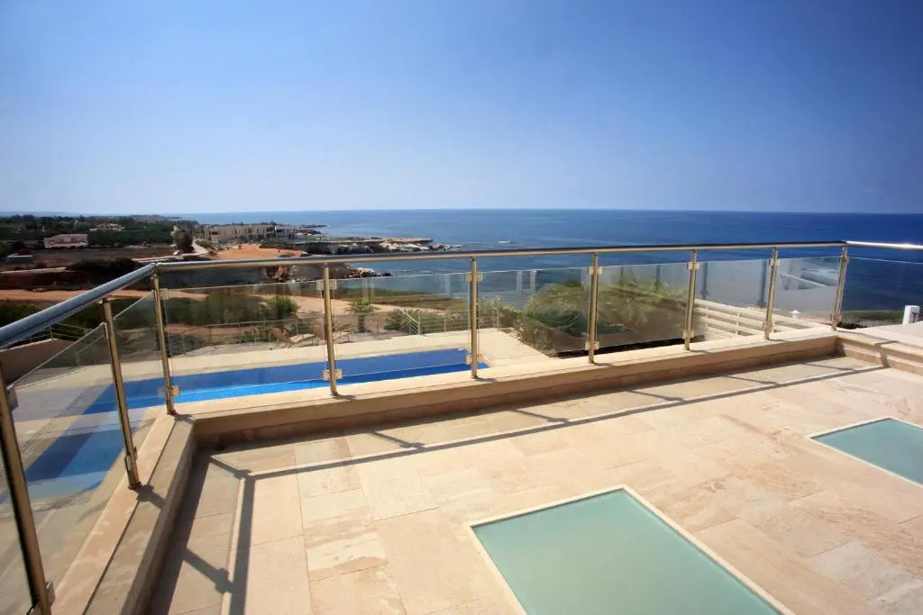 Seafront 5 Bedroom Villa Paradise in Sea Caves