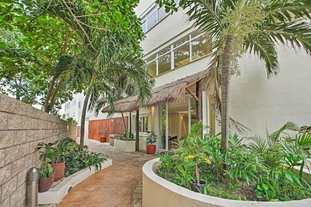 Ocean-View Oasis on Playa Norte: Resort Amenities