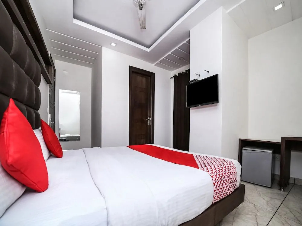 OYO 11150 Hotel Bella Vista