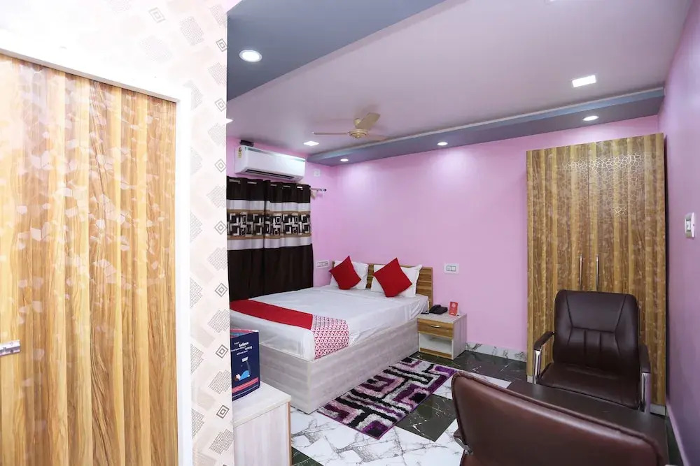 OYO 24770 Hotel Siddhi