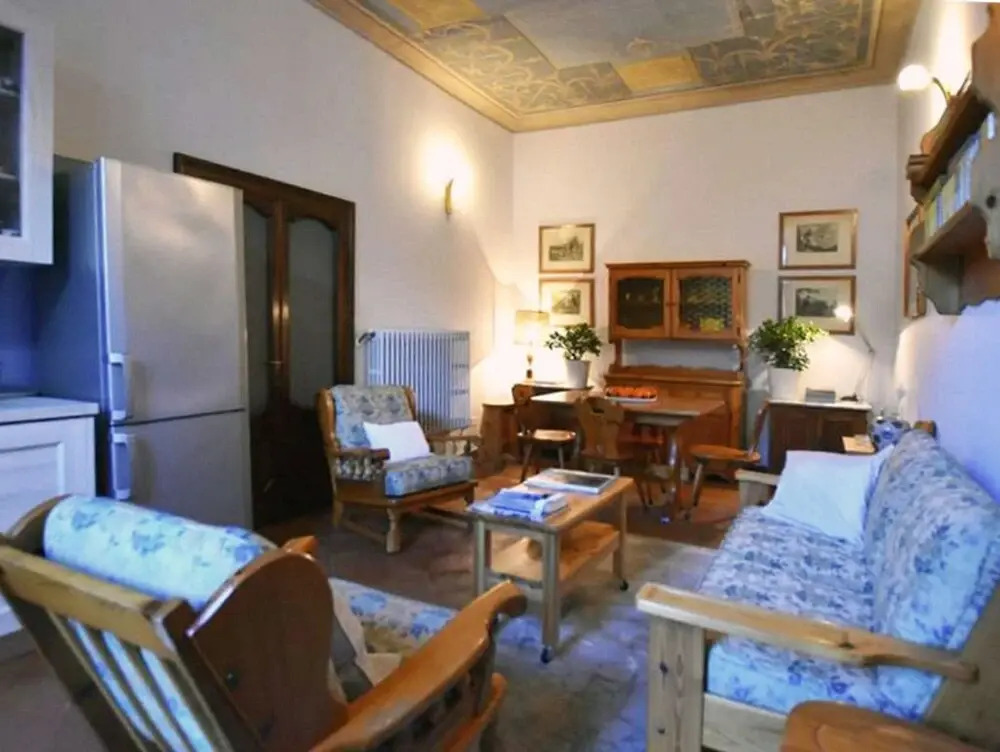 In Riva al Lago di Iseo Residenza Primo Piano