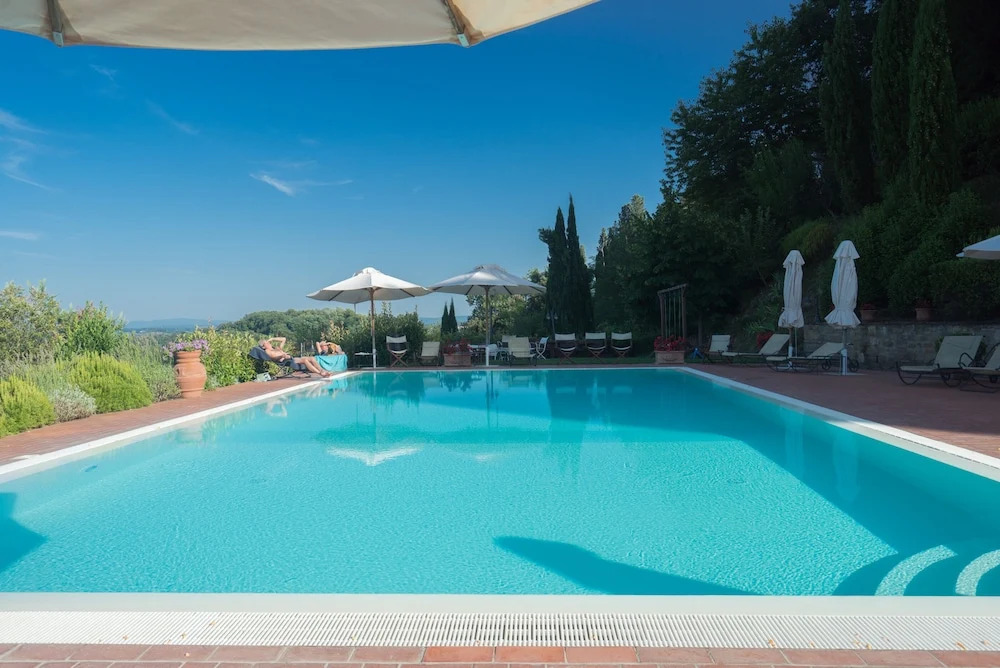 Holiday Home Features a Garden Features and Free Wifi