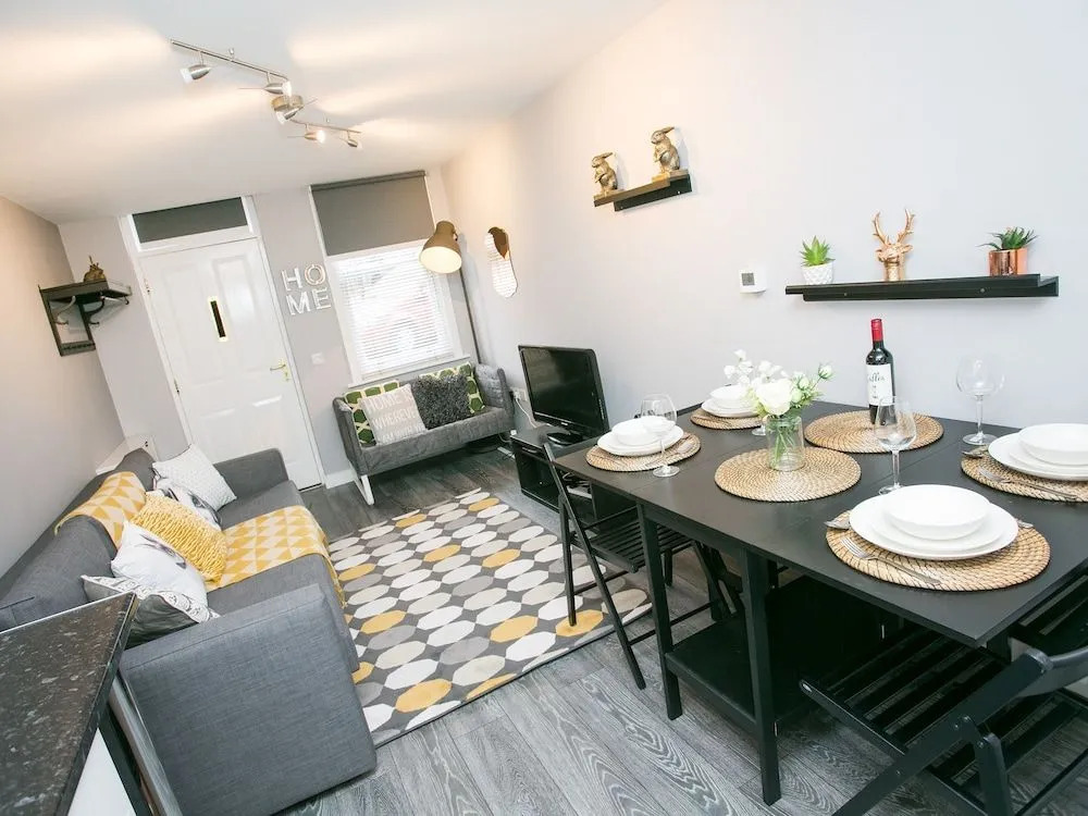 Malone Place Apartment