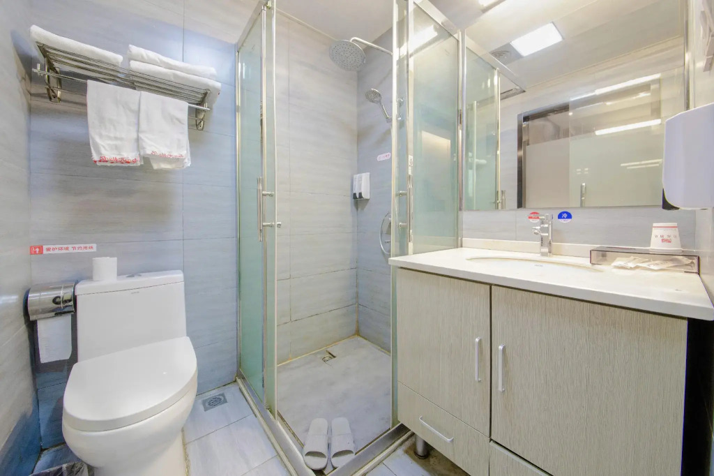 Shell Wuxi Huishan DistrictWanda Plaza Yanqiao Subway Station Hotel