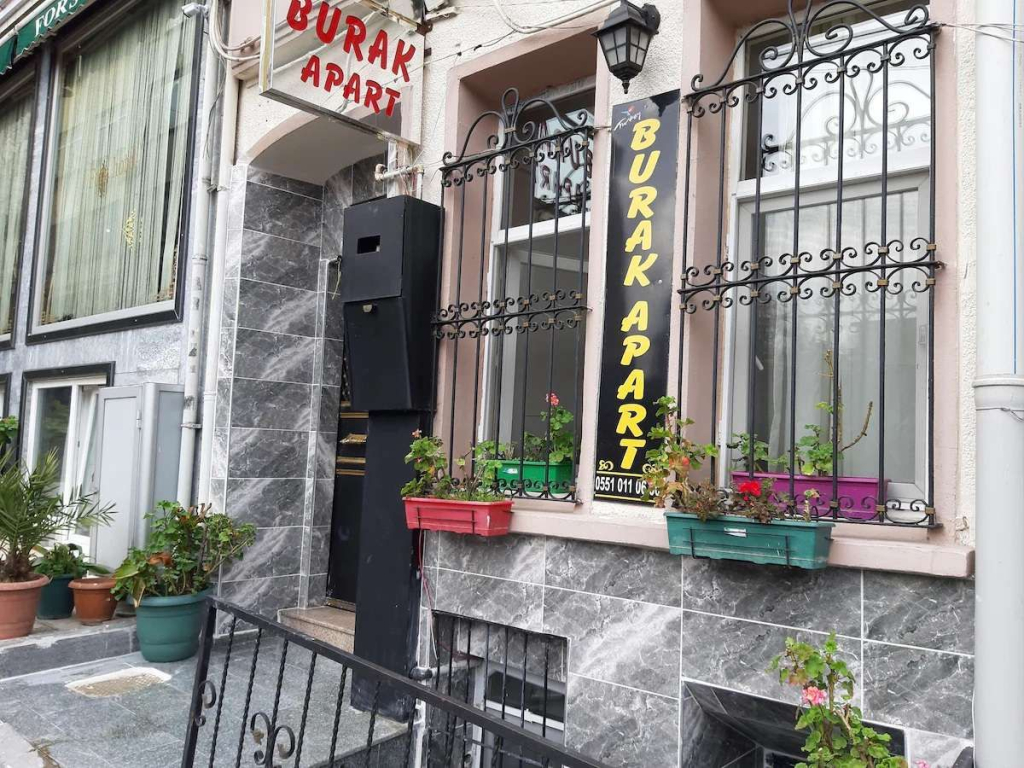 Burak Apart