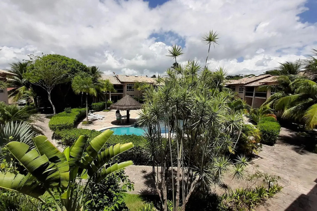Duplex a 50 metros da praia com 4 quartos completo