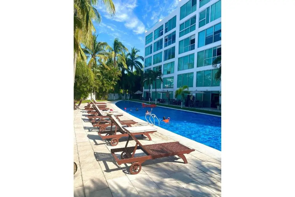 2 Floor Apartment, Pool View, 50 Meters To The Sea