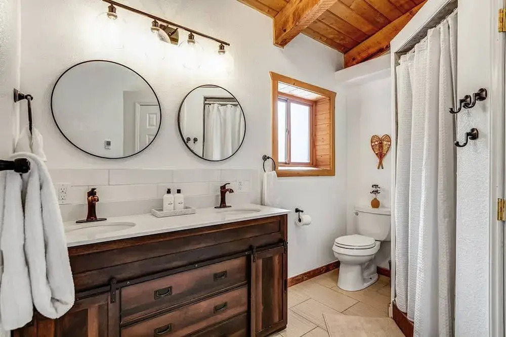 Private Luxurious Cabin w spa Near Breckenridge